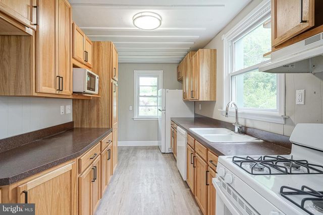 323 JACKSON AVE, Magnolia, NJ 08049