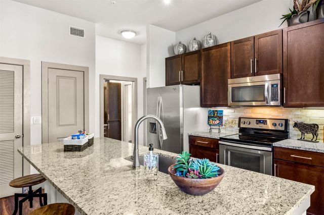 8100 Anderson Mill RD 02302, Austin, TX 78729