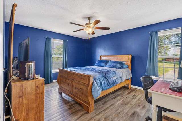 228A T G T Rd, Portland, TN 37148