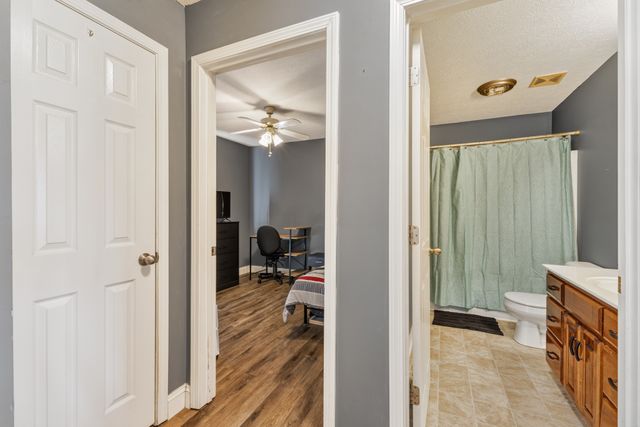 228A T G T Rd, Portland, TN 37148