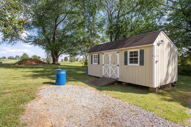 228A T G T Rd, Portland, TN 37148