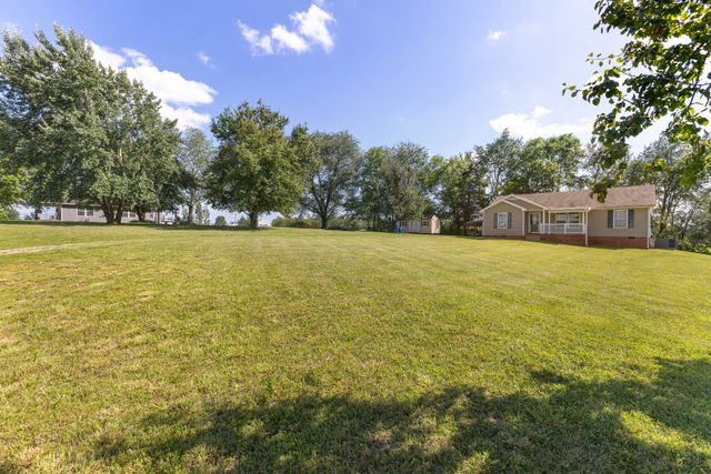 228A T G T Rd, Portland, TN 37148