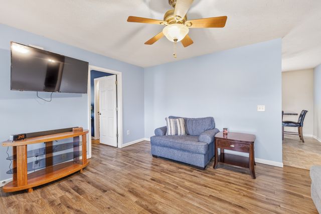 228A T G T Rd, Portland, TN 37148