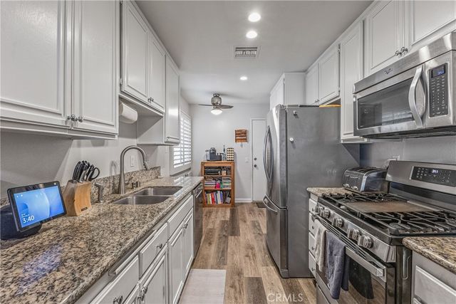 6017 Oldenberg, Simi Valley, CA 93063