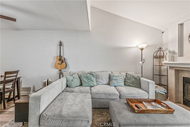 6017 Oldenberg, Simi Valley, CA 93063