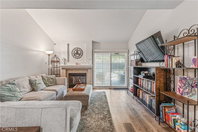 6017 Oldenberg, Simi Valley, CA 93063