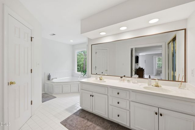 424 Grosvenor Drive, Raleigh, NC 27615
