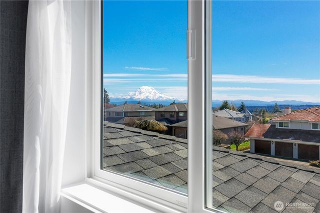 4313 Harbor Ridge Road NE, Tacoma, WA 98422