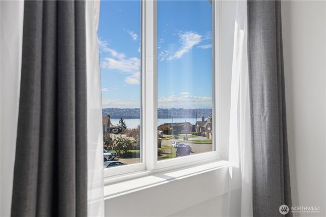 4313 Harbor Ridge Road NE, Tacoma, WA 98422