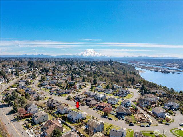 4313 Harbor Ridge Road NE, Tacoma, WA 98422