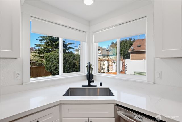 4313 Harbor Ridge Road NE, Tacoma, WA 98422