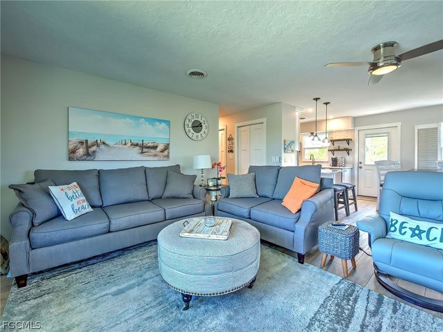 120 Mockingbird LN, Englewood, FL 34223