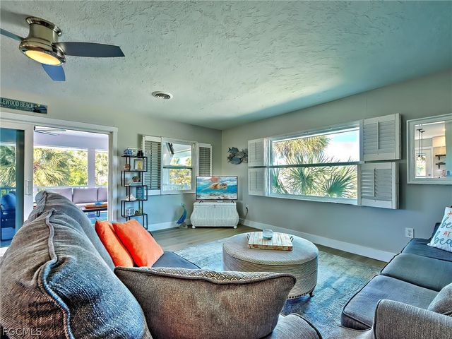 120 Mockingbird LN, Englewood, FL 34223