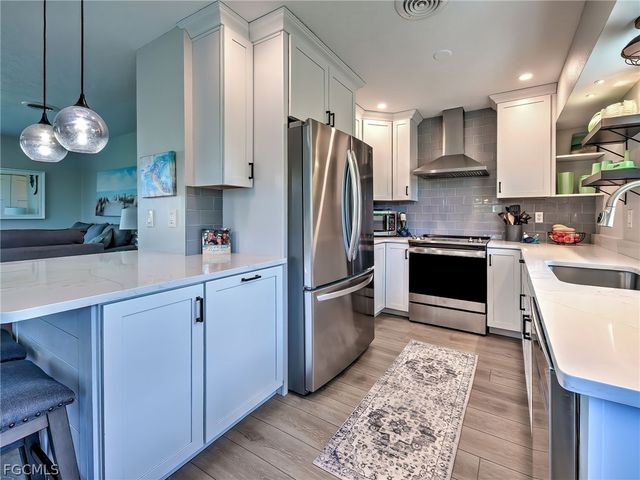 120 Mockingbird LN, Englewood, FL 34223