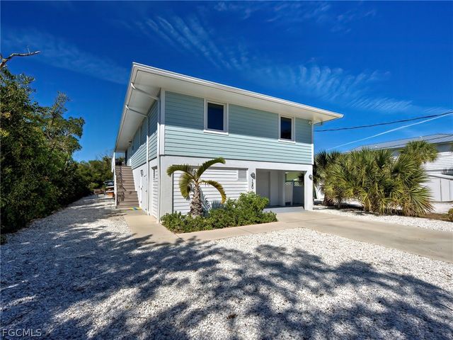 120 Mockingbird LN, Englewood, FL 34223