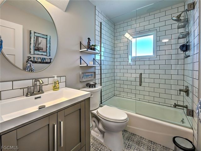 120 Mockingbird LN, Englewood, FL 34223