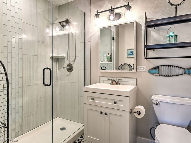 120 Mockingbird LN, Englewood, FL 34223