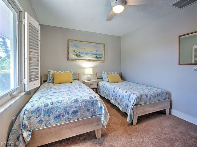 120 Mockingbird LN, Englewood, FL 34223