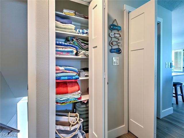 120 Mockingbird LN, Englewood, FL 34223