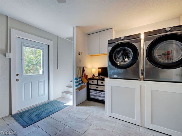 120 Mockingbird LN, Englewood, FL 34223