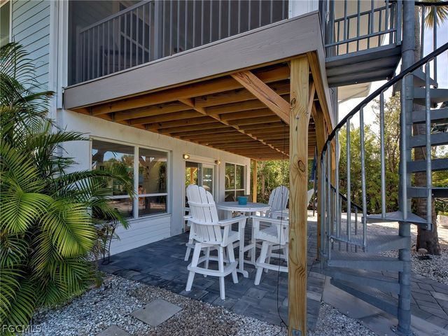 120 Mockingbird LN, Englewood, FL 34223