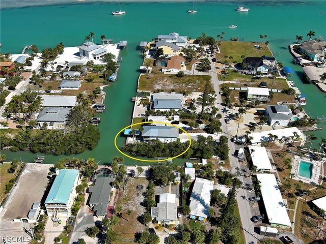 120 Mockingbird LN, Englewood, FL 34223