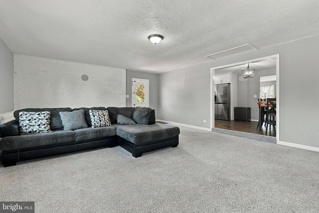 237 BUTTONWOOD DR, Elizabethtown, PA 17022