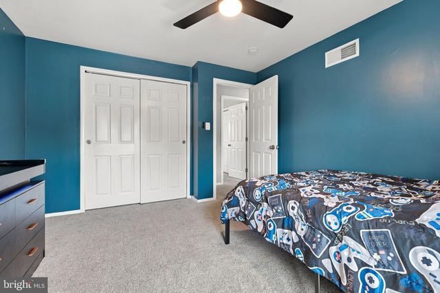 237 BUTTONWOOD DR, Elizabethtown, PA 17022