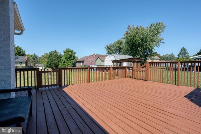 237 BUTTONWOOD DR, Elizabethtown, PA 17022