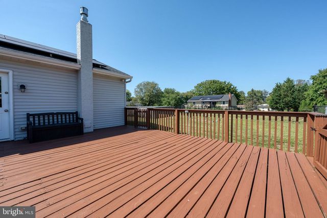 237 BUTTONWOOD DR, Elizabethtown, PA 17022
