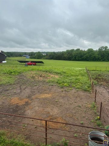 7455 SE Croco RD, Berryton, KS 66409