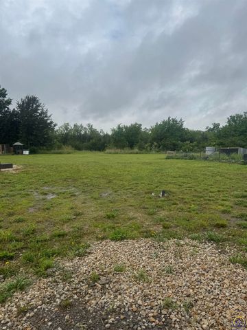 7455 SE Croco RD, Berryton, KS 66409