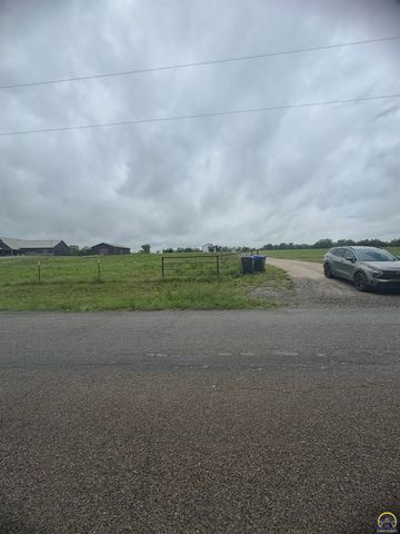7455 SE Croco RD, Berryton, KS 66409
