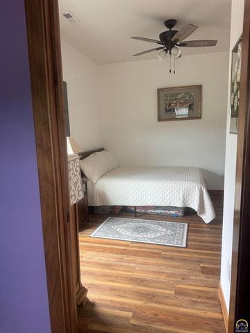 7455 SE Croco RD, Berryton, KS 66409