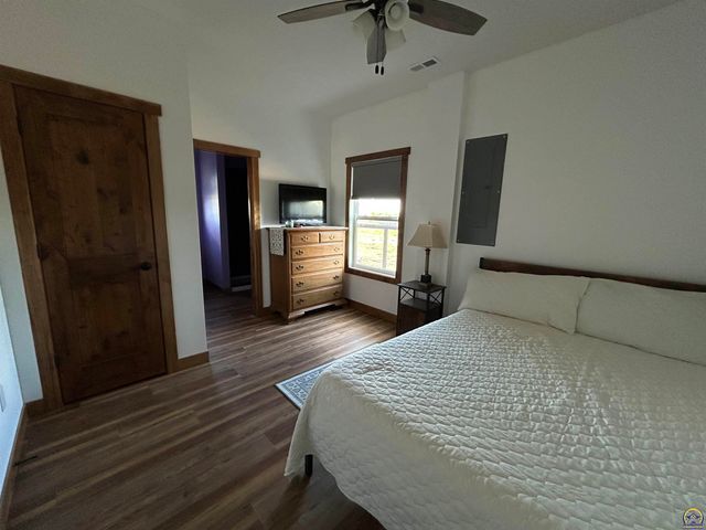 7455 SE Croco RD, Berryton, KS 66409