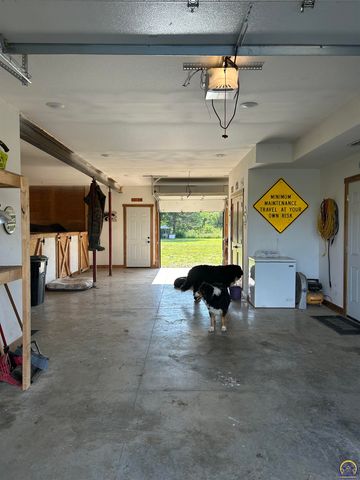 7455 SE Croco RD, Berryton, KS 66409