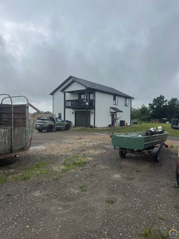 7455 SE Croco RD, Berryton, KS 66409