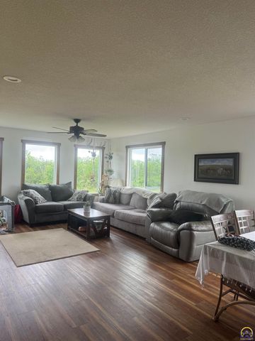 7455 SE Croco RD, Berryton, KS 66409