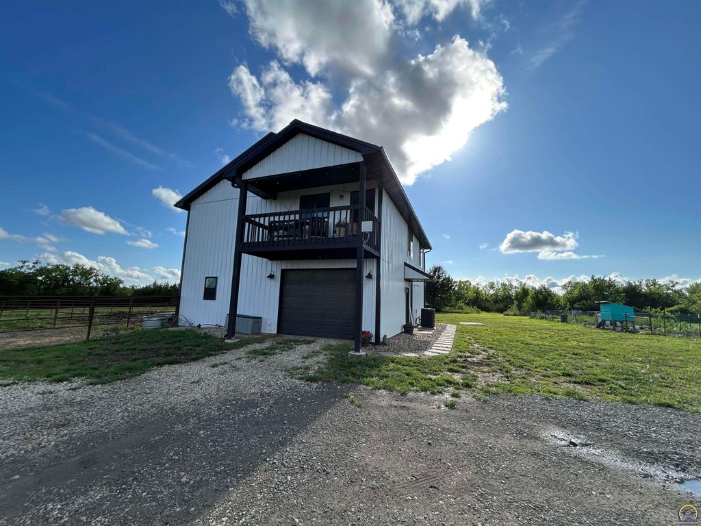 7455 SE Croco RD, Berryton, KS 66409