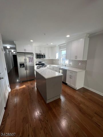 66 Delaware St, Elizabeth City, NJ 07206