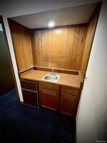 1250 Club Drive, Bloomfield Hills, MI 48302