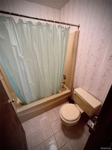 1250 Club Drive, Bloomfield Hills, MI 48302