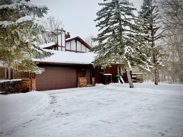 1250 Club Drive, Bloomfield Hills, MI 48302