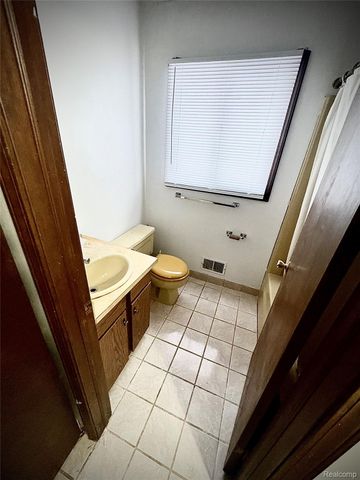 1250 Club Drive, Bloomfield Hills, MI 48302