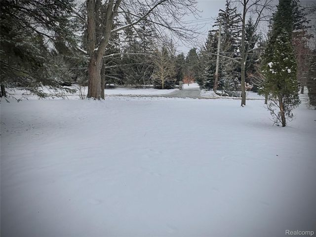 1250 Club Drive, Bloomfield Hills, MI 48302