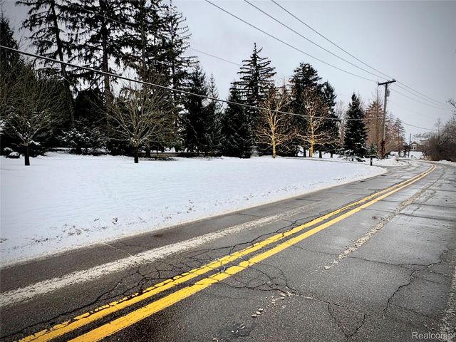 1250 Club Drive, Bloomfield Hills, MI 48302