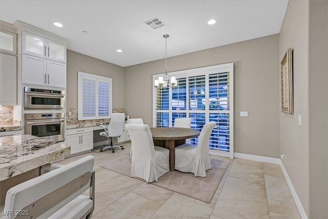 2 Olympia Outlook Drive, Las Vegas, NV 89141