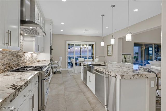 2 Olympia Outlook Drive, Las Vegas, NV 89141