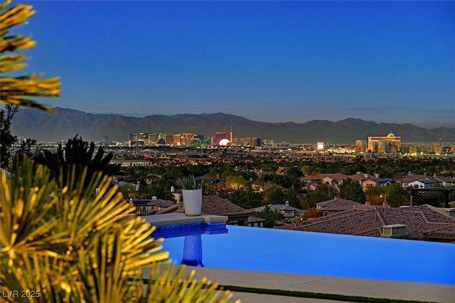 2 Olympia Outlook Drive, Las Vegas, NV 89141