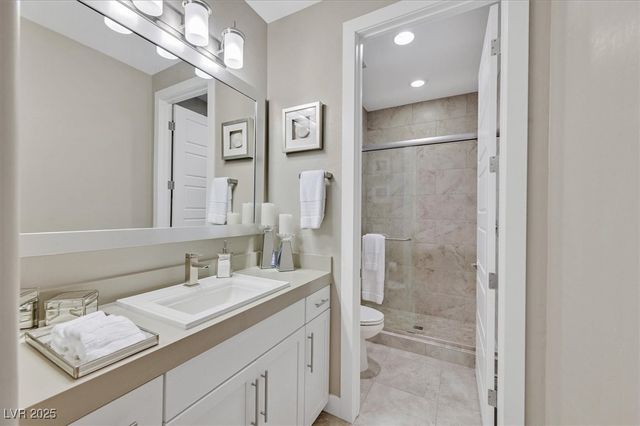 2 Olympia Outlook Drive, Las Vegas, NV 89141